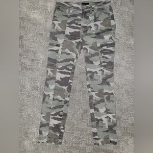 JCrew Vintage Straight Camouflage Cargo Pants size 25 Gently Worn